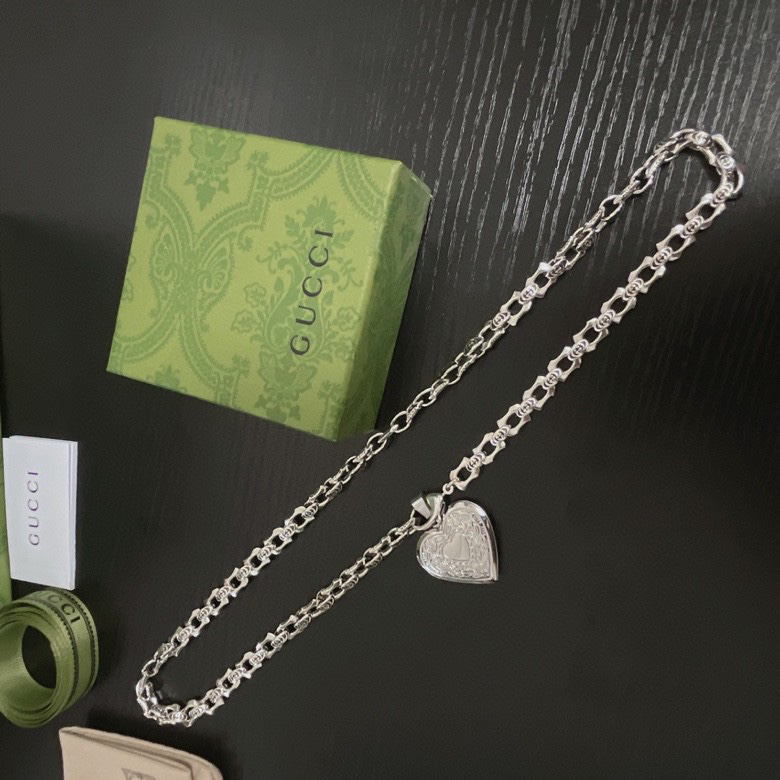GUCCI-Love Necklace