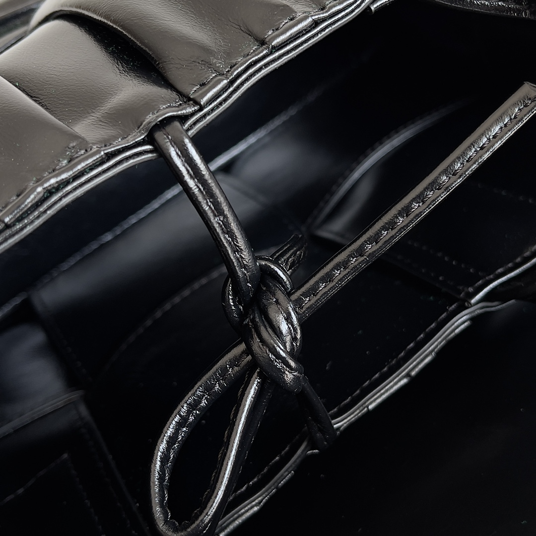 BV-Pleated Mini Tote Bag