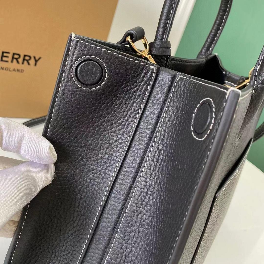 Burbuerry- tote