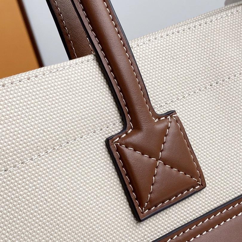 Burbuerry-canvas tote