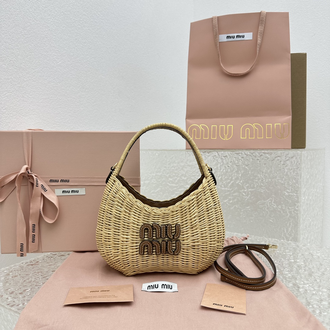 MIUMIU-Straw bag