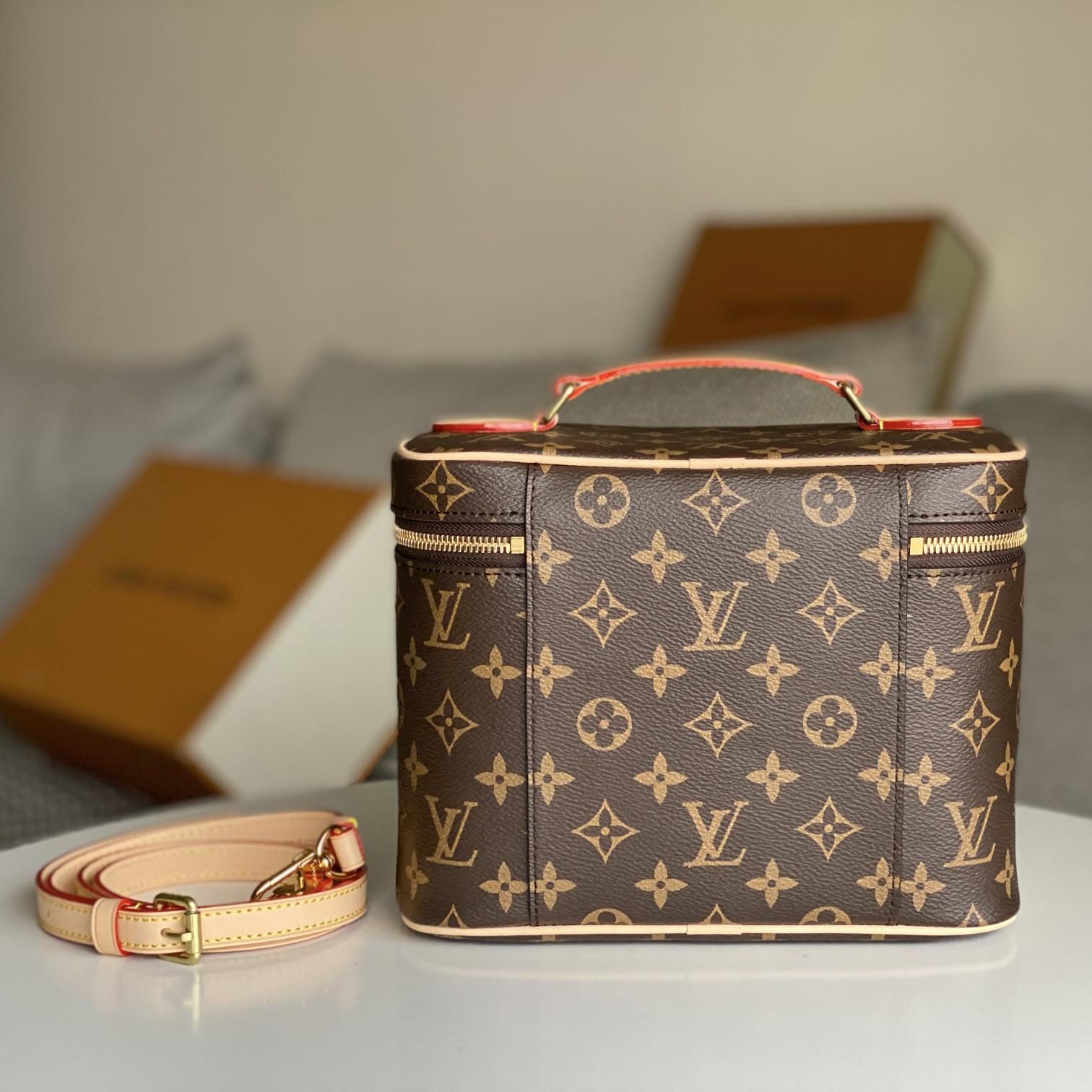 LV-nice bb Cosmetic bag