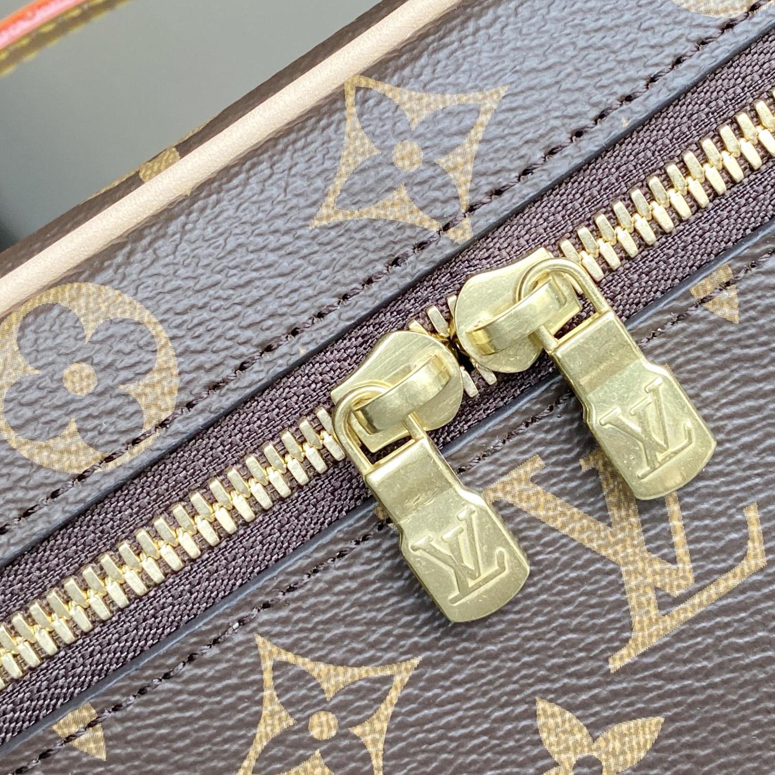 LV-nice bb Cosmetic bag