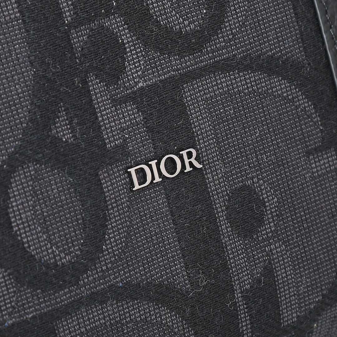 Dior- East-West