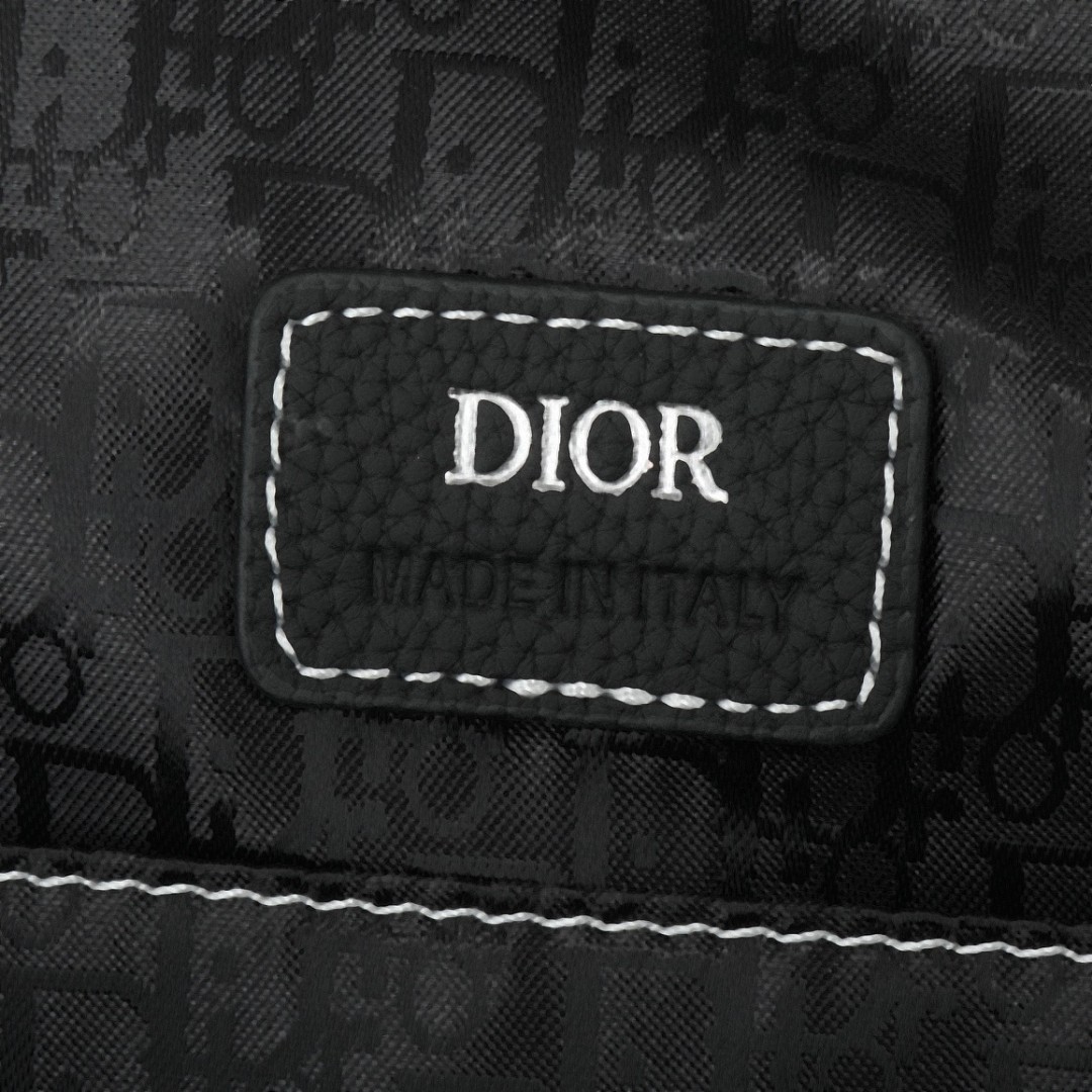 Dior- oblique