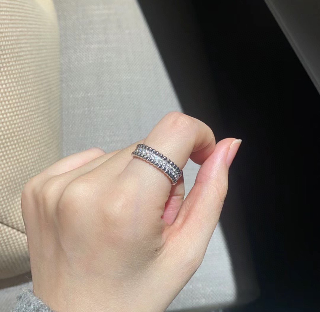 Van Cleef & Arpels Ring