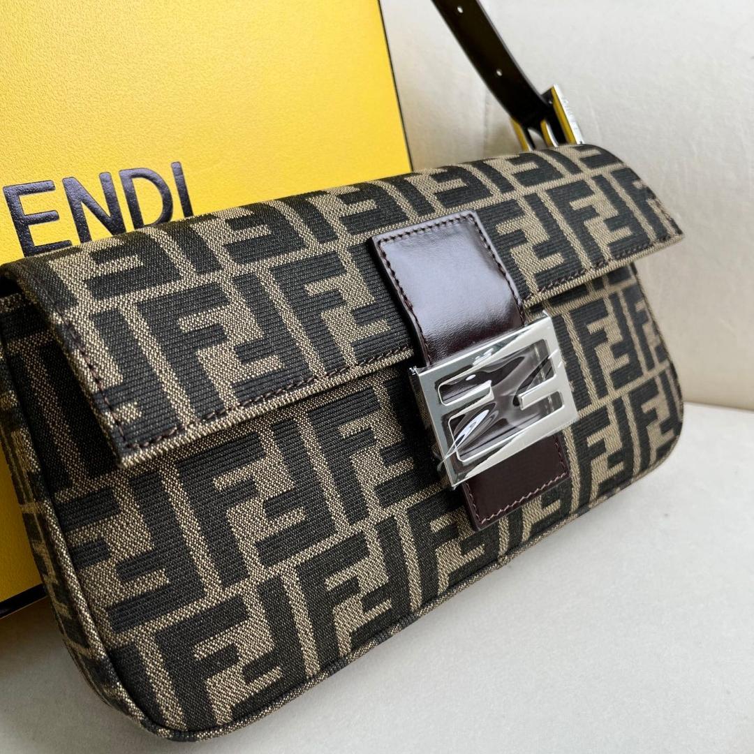 FENDI- Baguette Shoulder Carrying Crossbody Bag