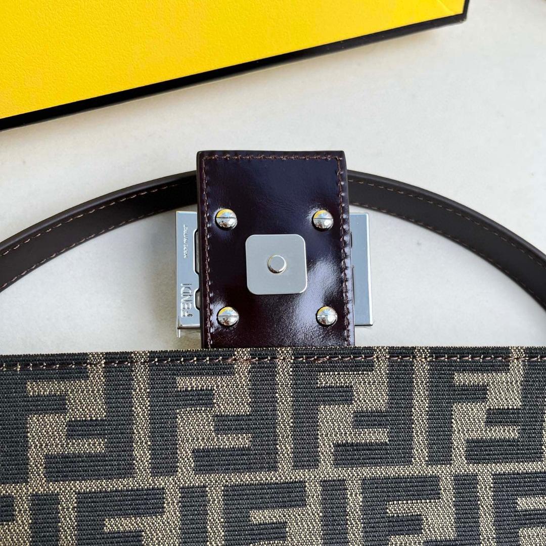 FENDI- Baguette Shoulder Carrying Crossbody Bag