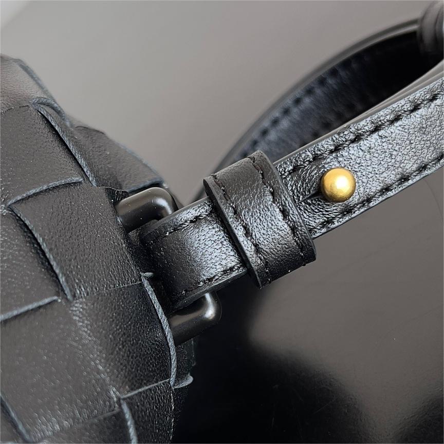 Bottega Veneta-Mini Hop Crossbody Bag