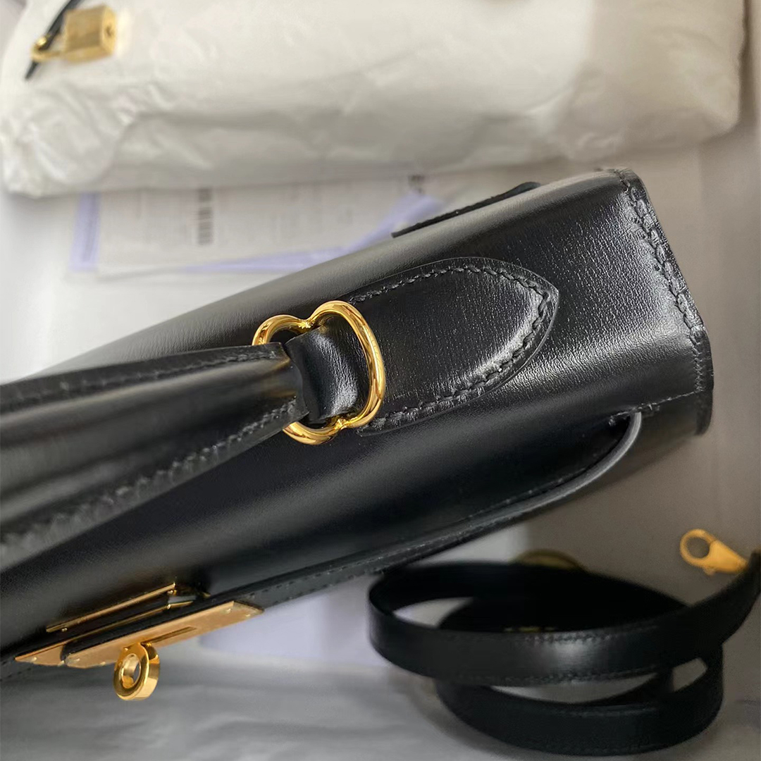 HERMÈS -Black Kelly 32CM bag