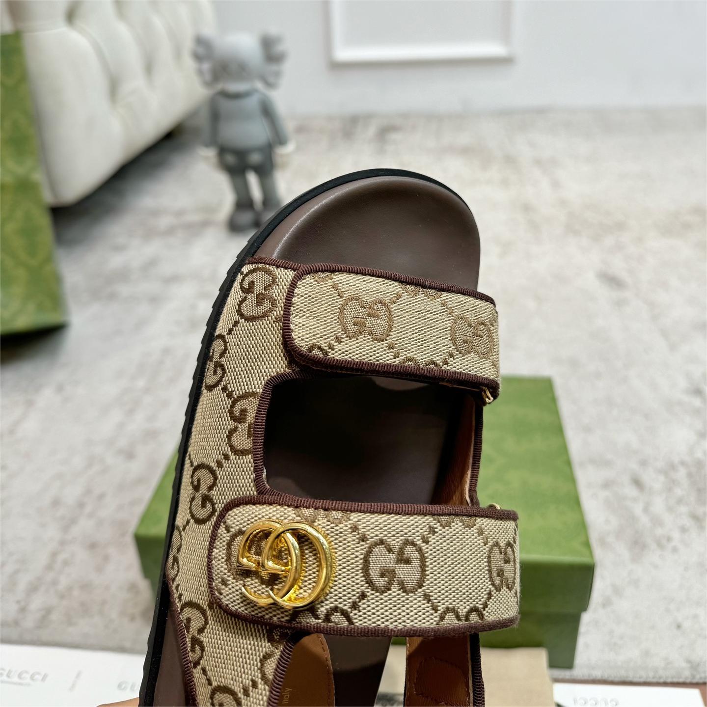 GUCCI-Two Velcro Flat Sandals