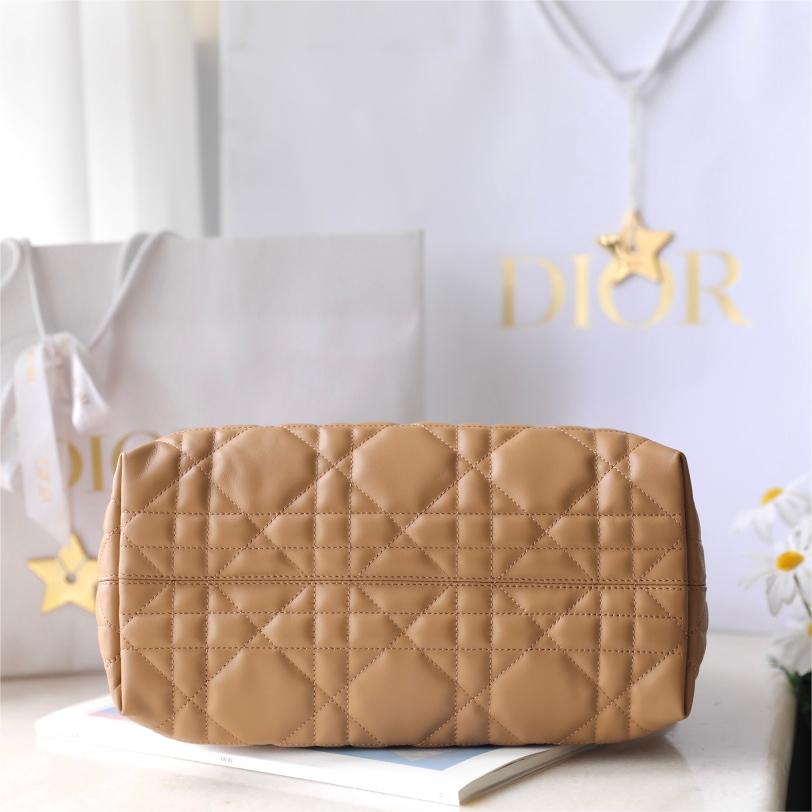 Dior-Medium size Toujours handbag