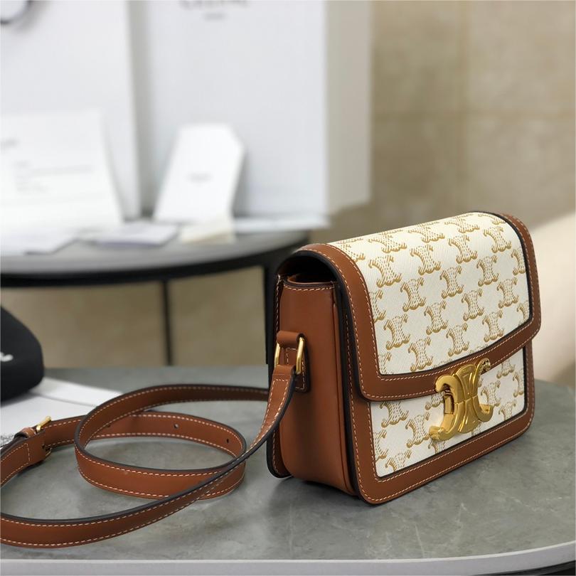 Celine-TEEN TRIOMPHE