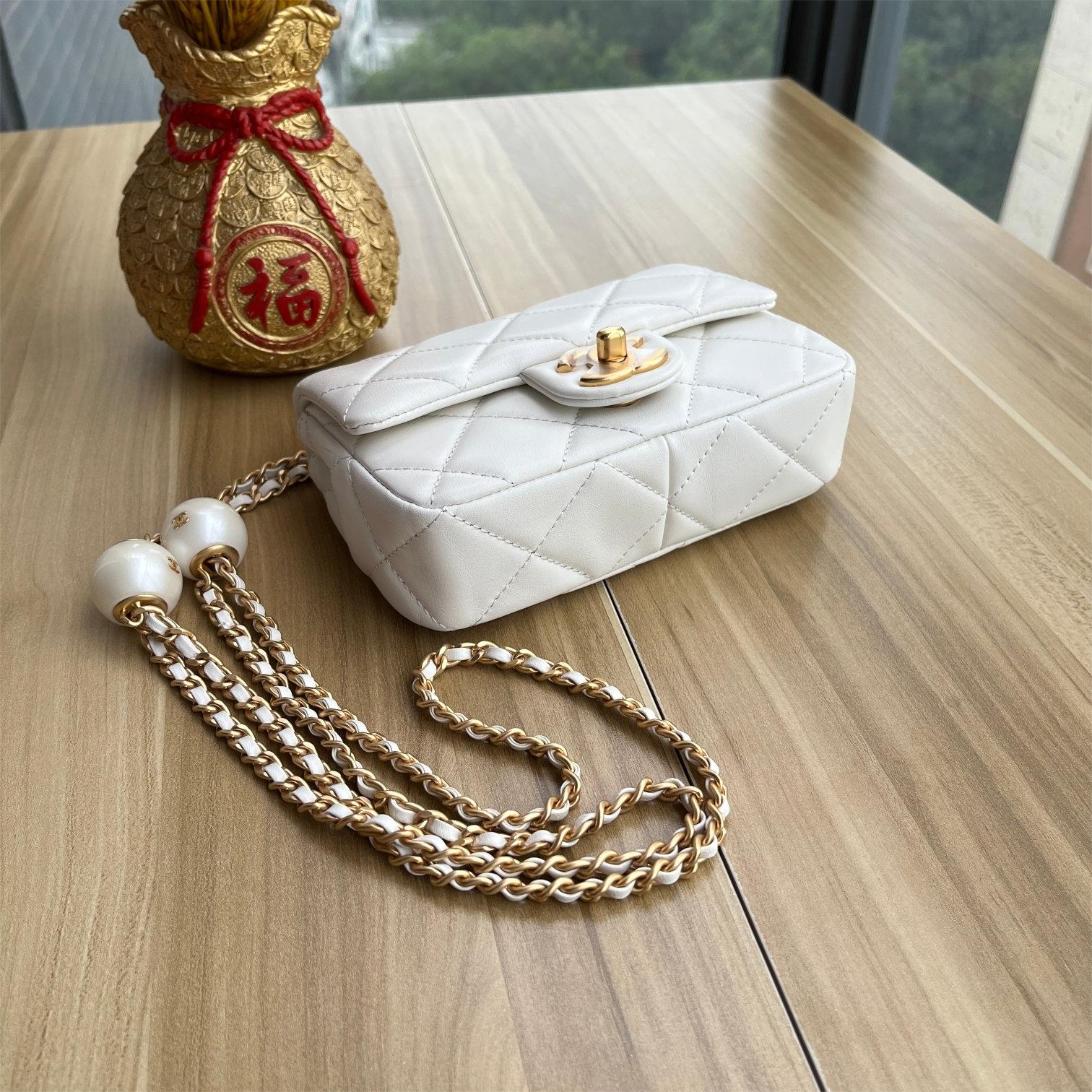 Chanel-Mini cap bag 22b