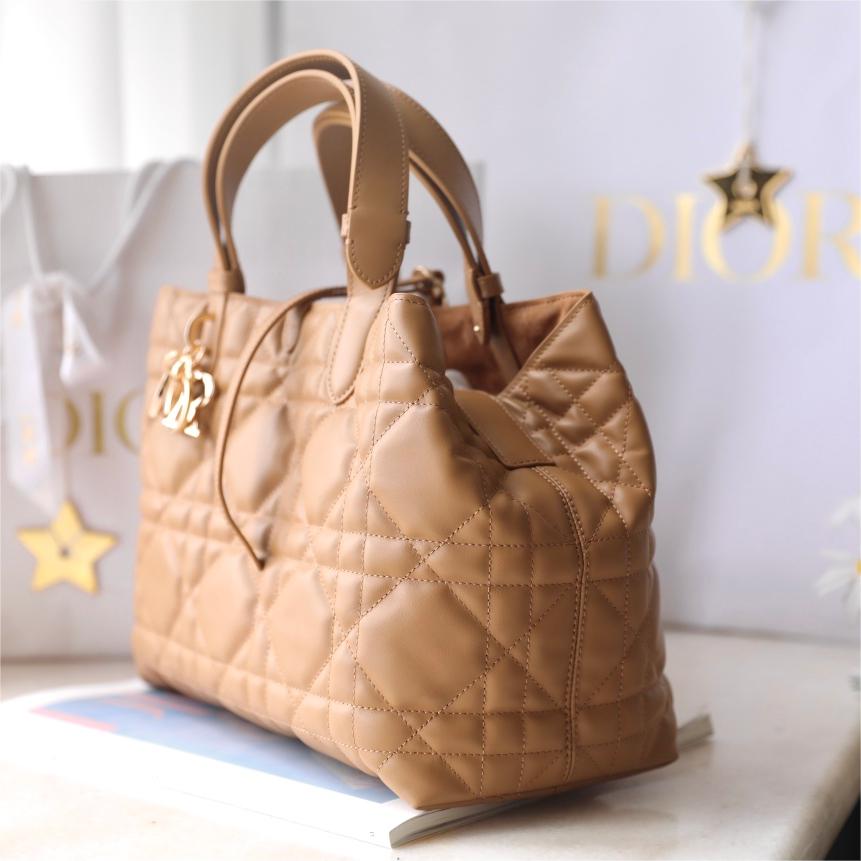Dior-Medium size Toujours handbag