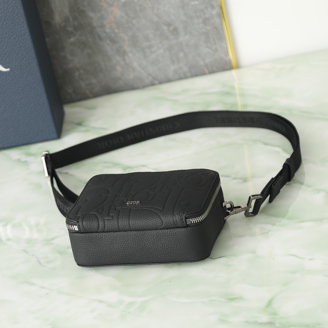 Dior-gravity cistian