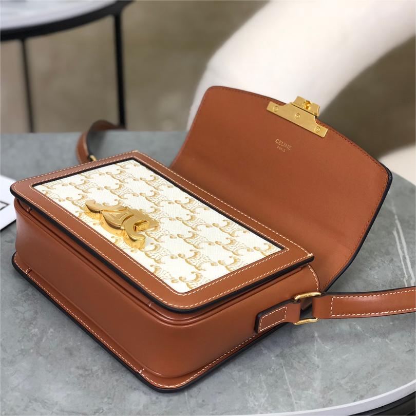 Celine-TEEN TRIOMPHE