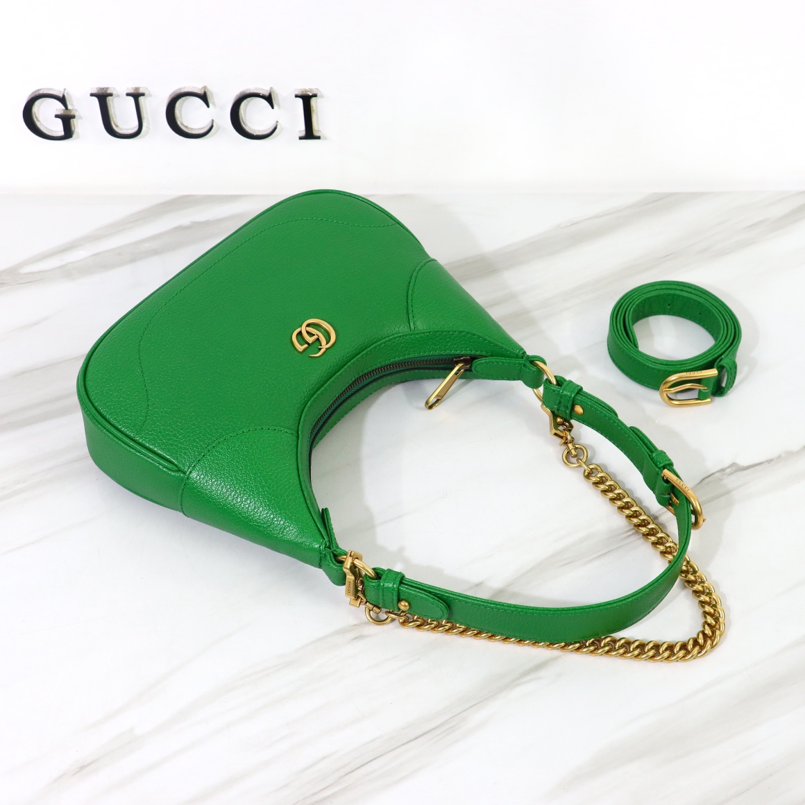 GUCCI-Cosmopone series Crescent shaped Small shoulder backpack