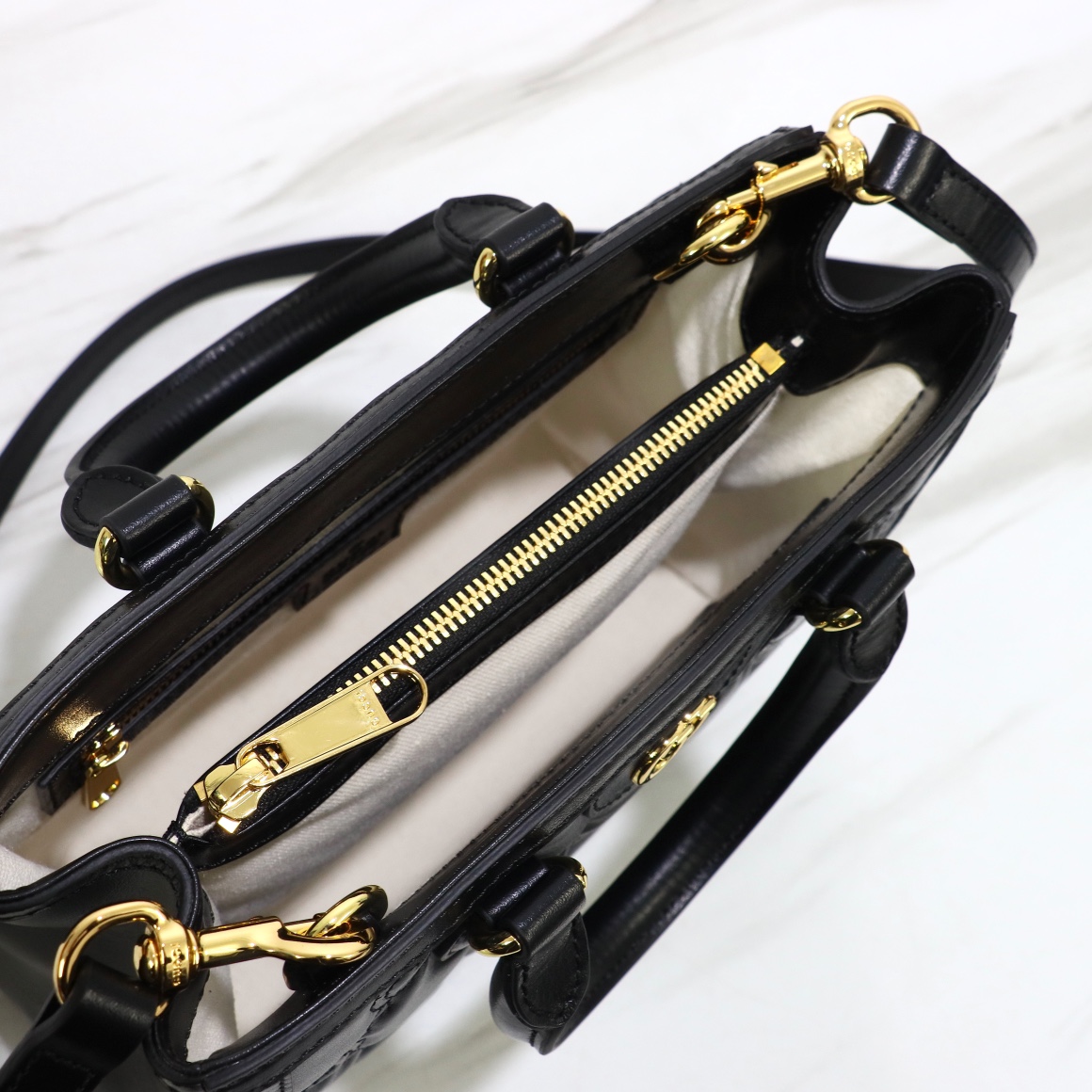 GUCCI-Matlassé leather tote bag