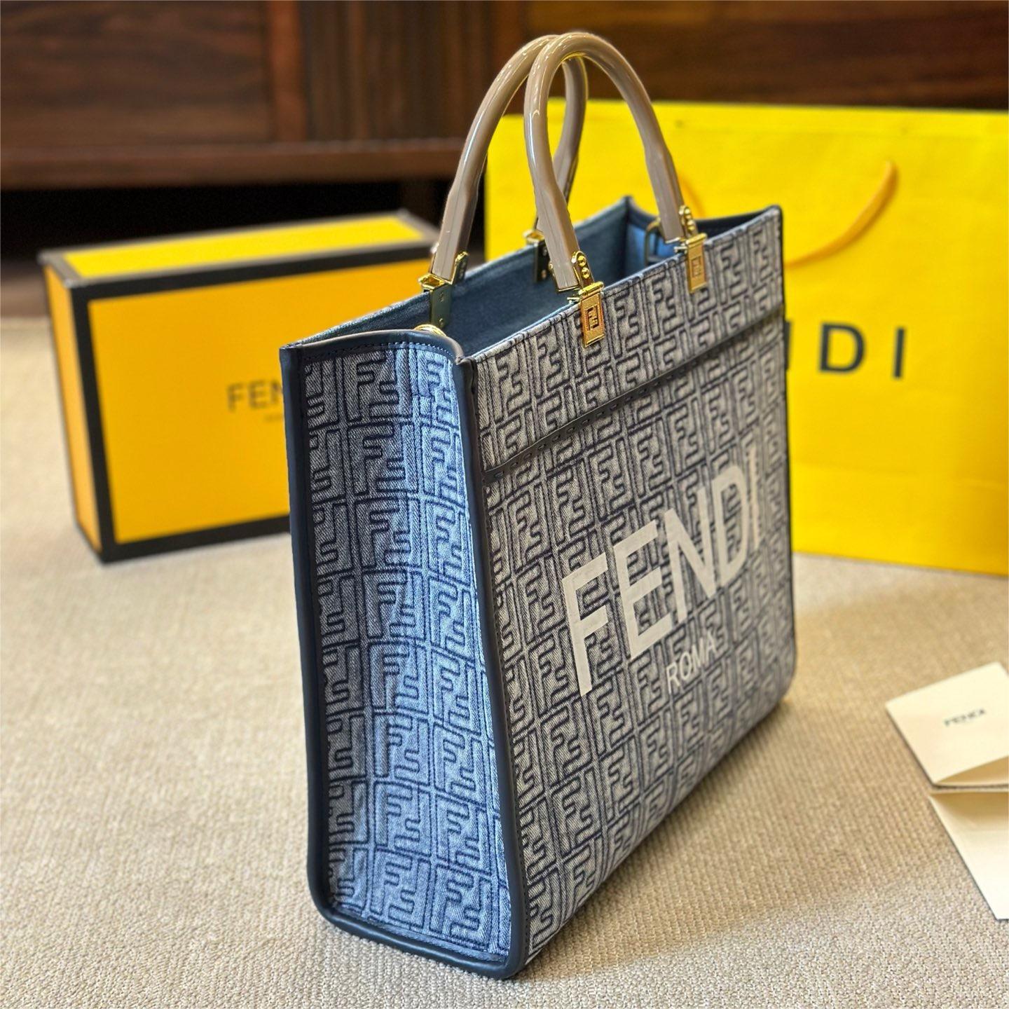 FENDI-Size shine tote