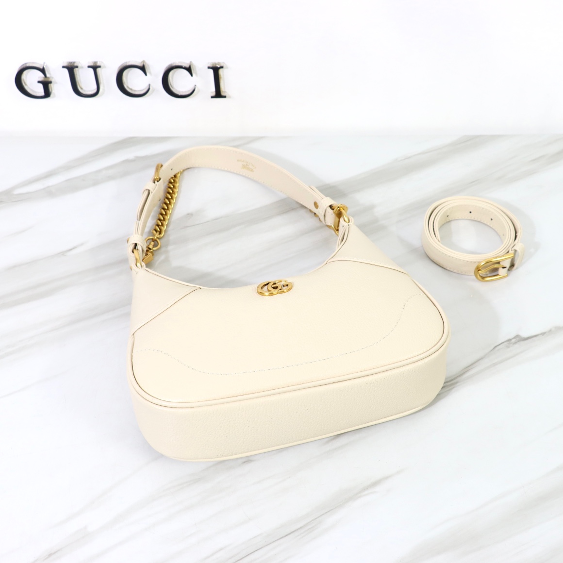 GUCCI-Aphrodite series small crescent shaped shoulder bag