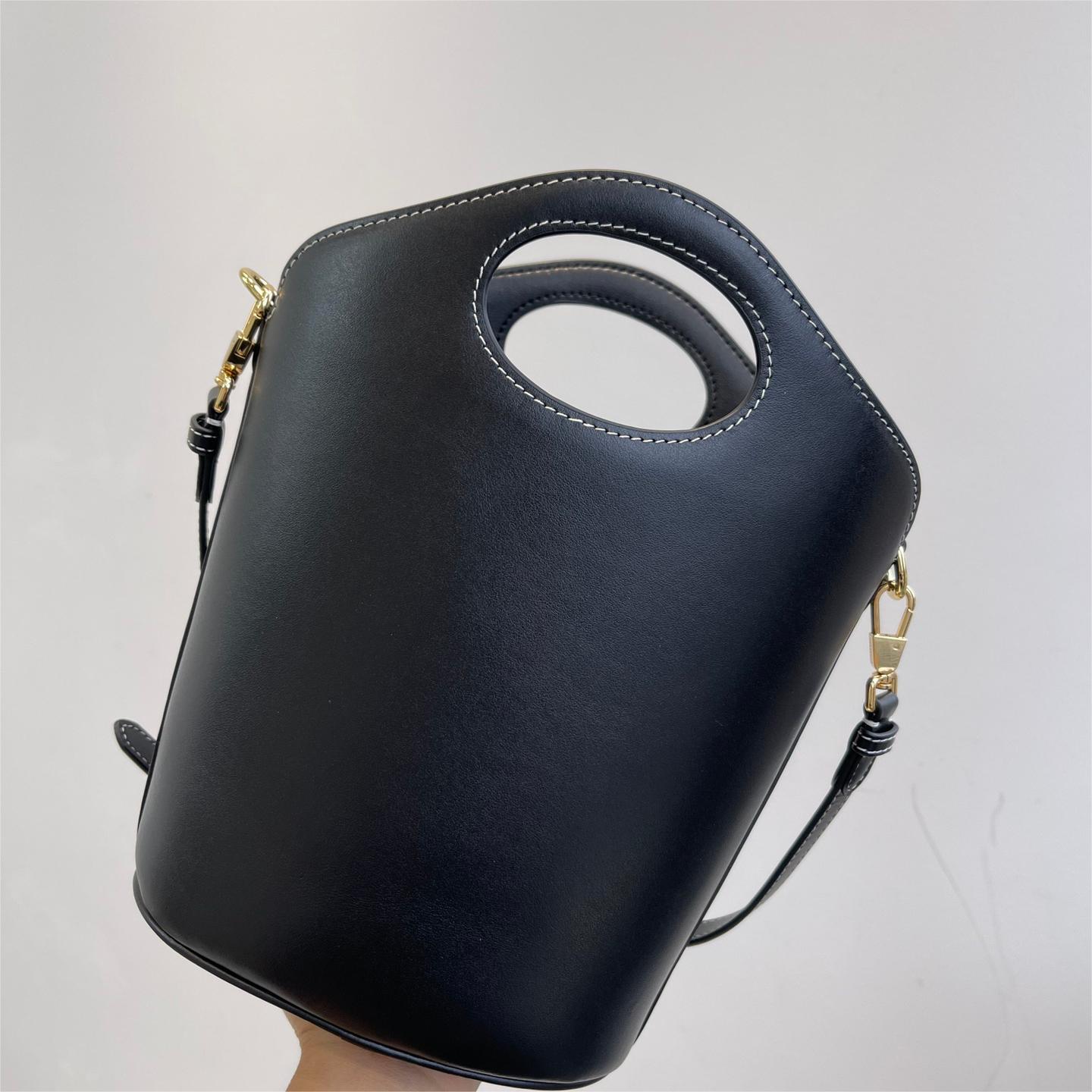 Burberry-Full leather pocket hand-held bucket bag