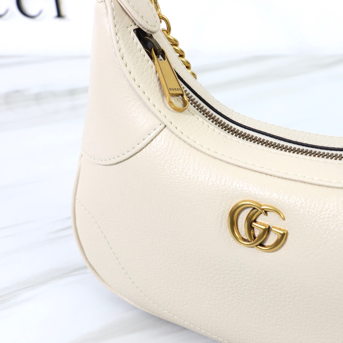 GUCCI-Aphrodite series small crescent shaped shoulder bag