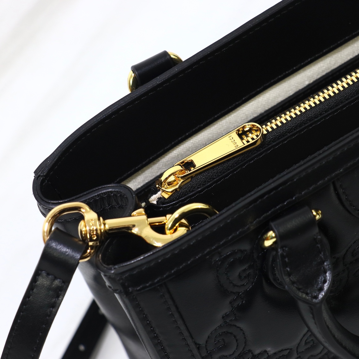 GUCCI-Matlassé leather tote bag