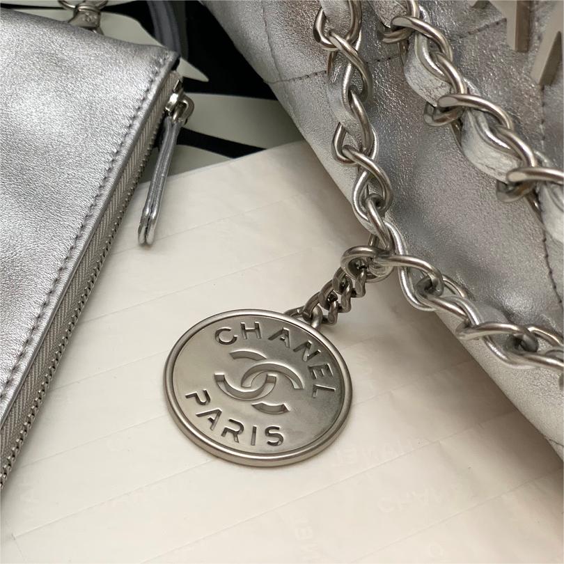 Chanel-22 bag silvery