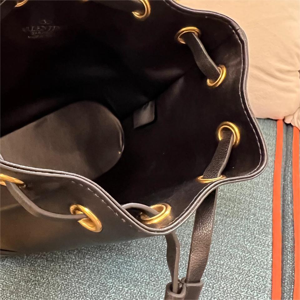 Valentino-vlogo signature