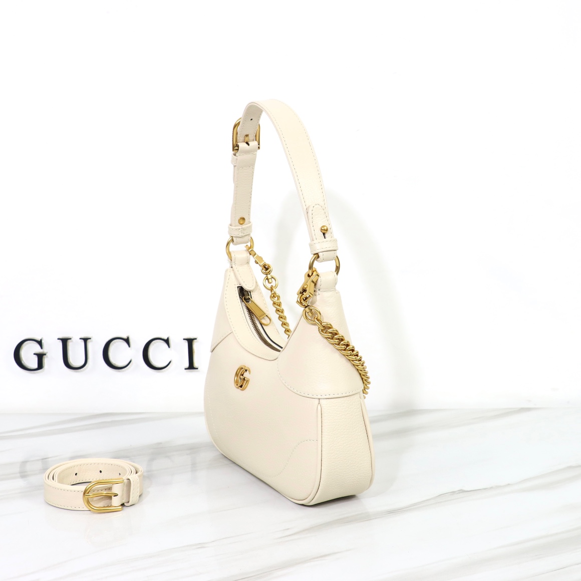 GUCCI-Aphrodite series small crescent shaped shoulder bag