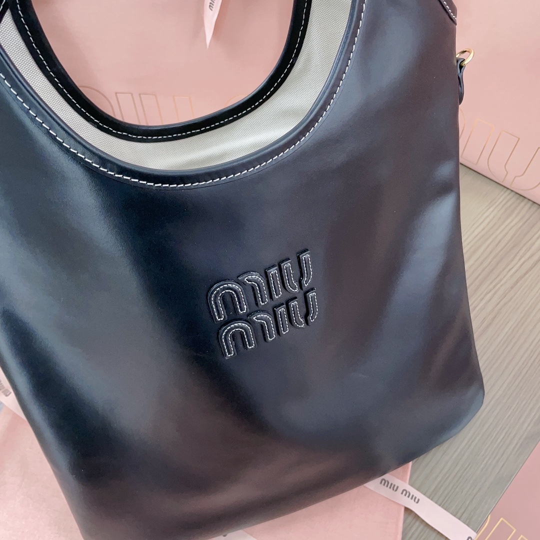 MIU MIU-Isetan limited edition tote bag