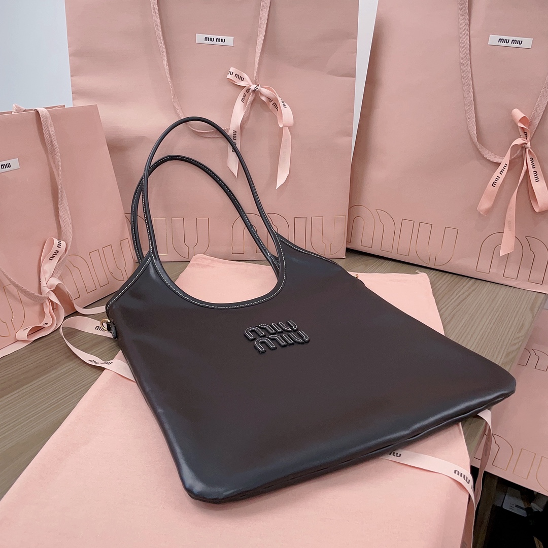 MIU MIU-Isetan limited edition tote bag