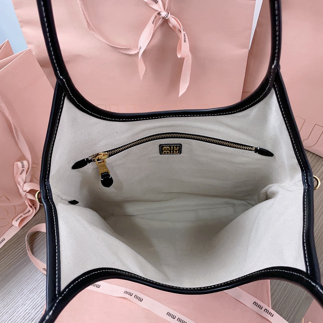 MIU MIU-Isetan limited edition tote bag