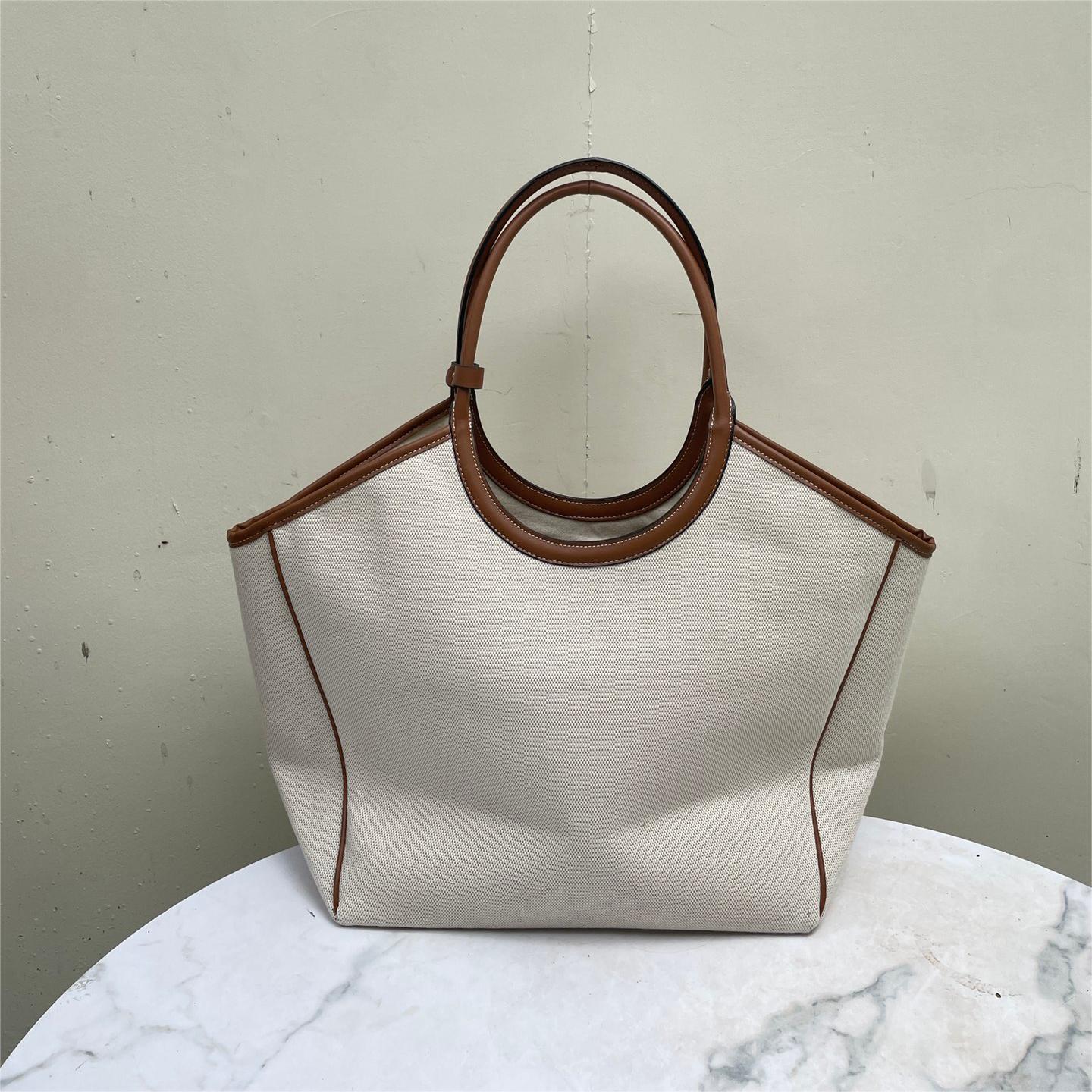 MIU MIU-isetan popup ivy