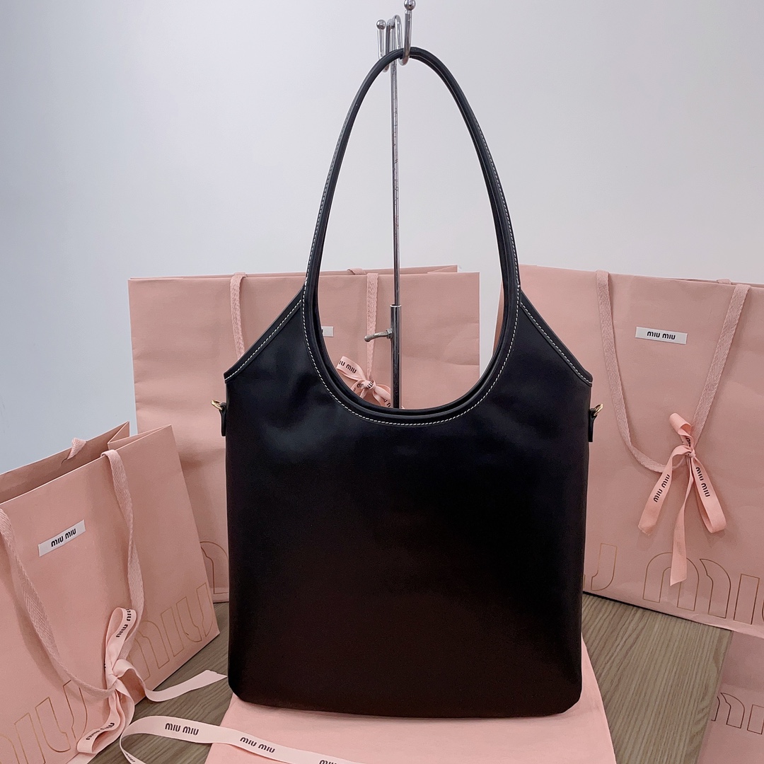 MIU MIU-Isetan limited edition tote bag