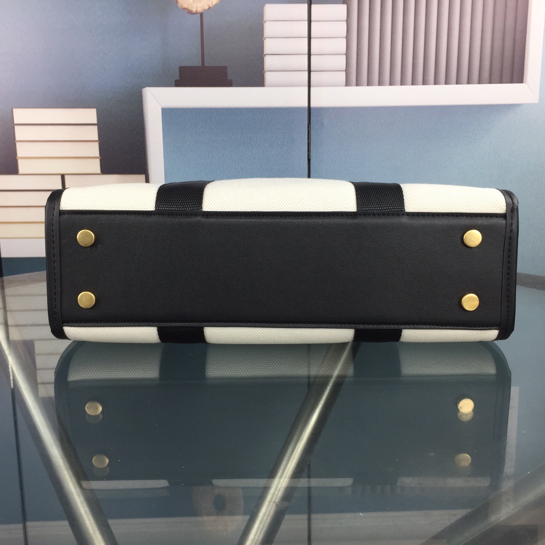 Balenciaga-navy cabas