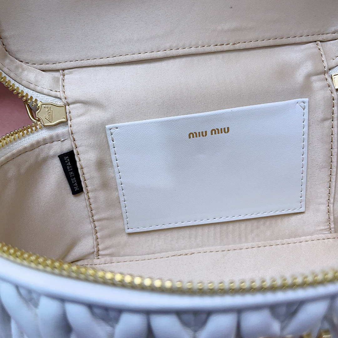 MIU MIU-Makeup bag and handbag matelasse