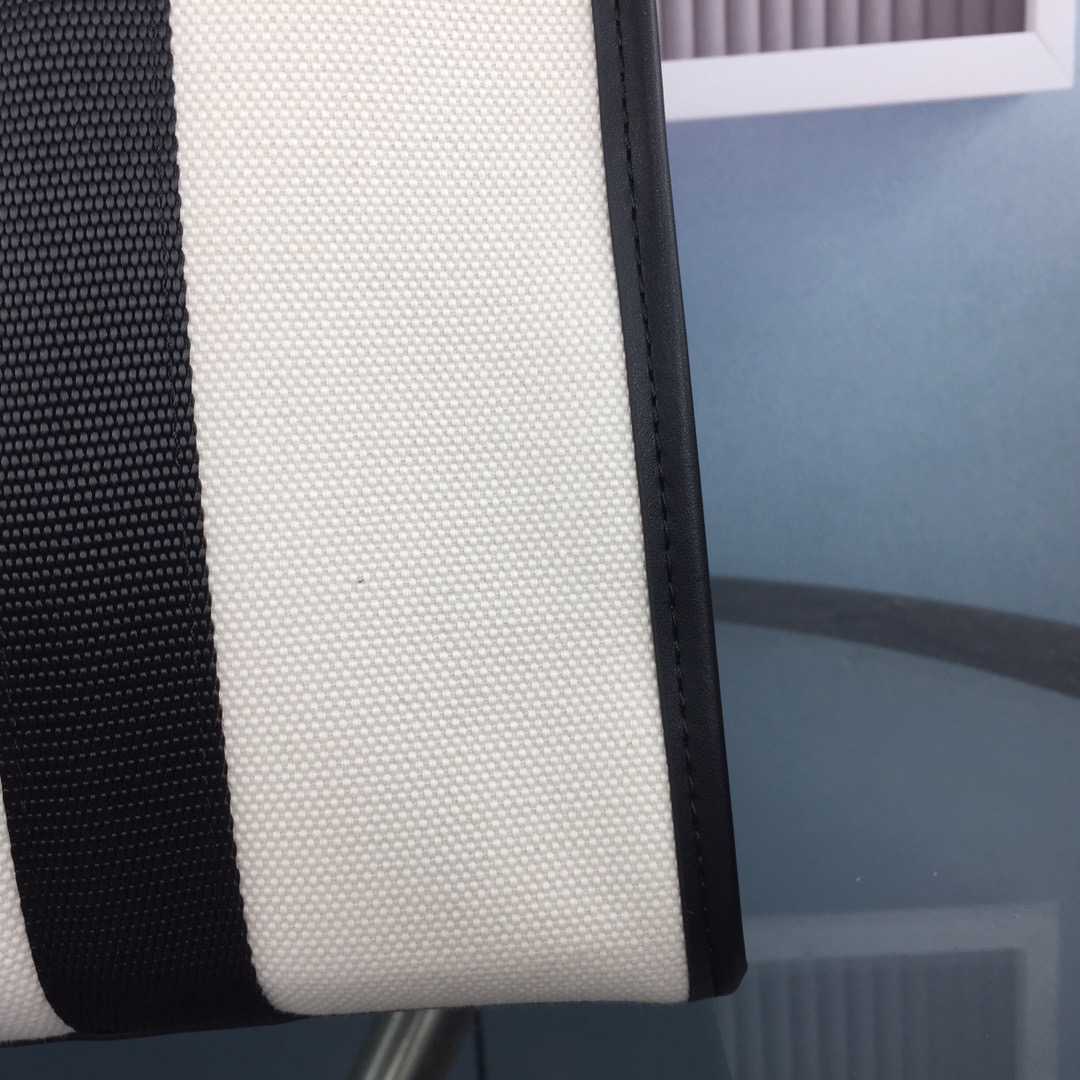 Balenciaga-navy cabas