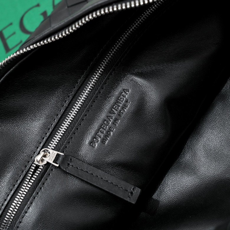 BV-Medium Jodie Shoulder Backpack