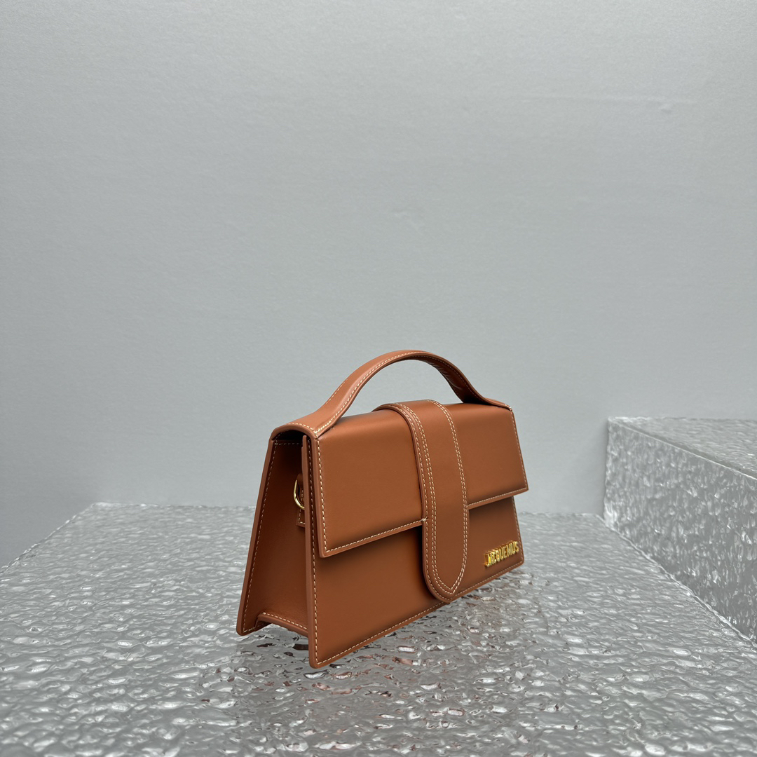 Jacquemus-Bamnino's new crossbody bag Light Brown