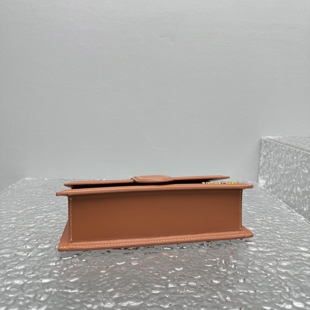 Jacquemus-Bamnino's new crossbody bag Light Brown