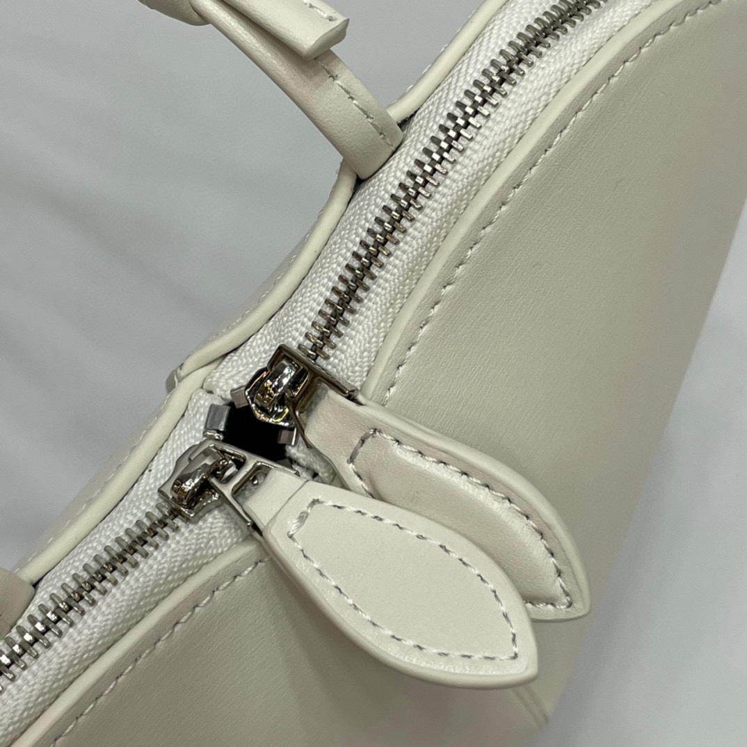 ALAIA-Coeur Bag Heart shaped Handbag