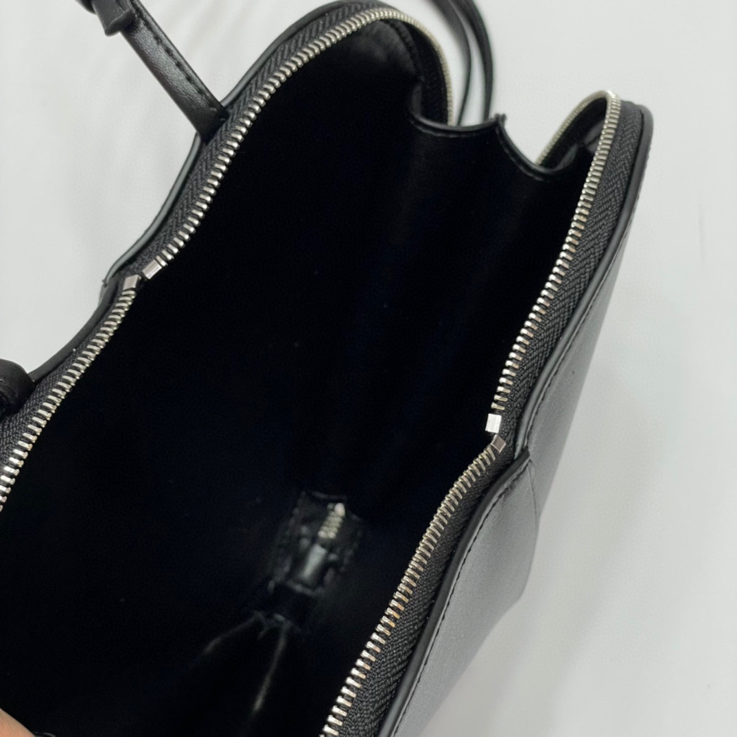 ALAIA- Coeur Bag Heart Black Handbag