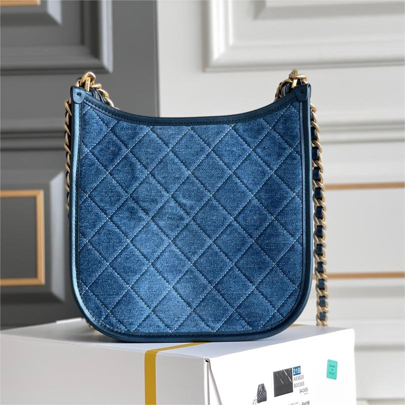 Chanel-Hippie bag washed with denim and gold metallic blue