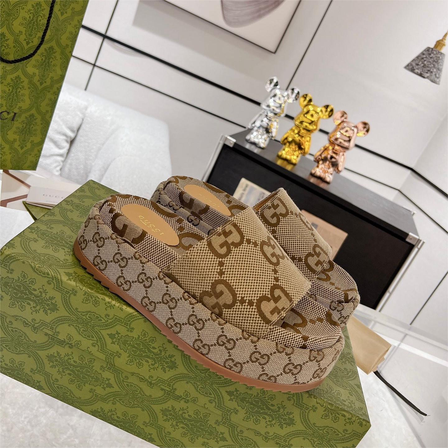 Gucci-thick soled classic embroidered canvas slippers