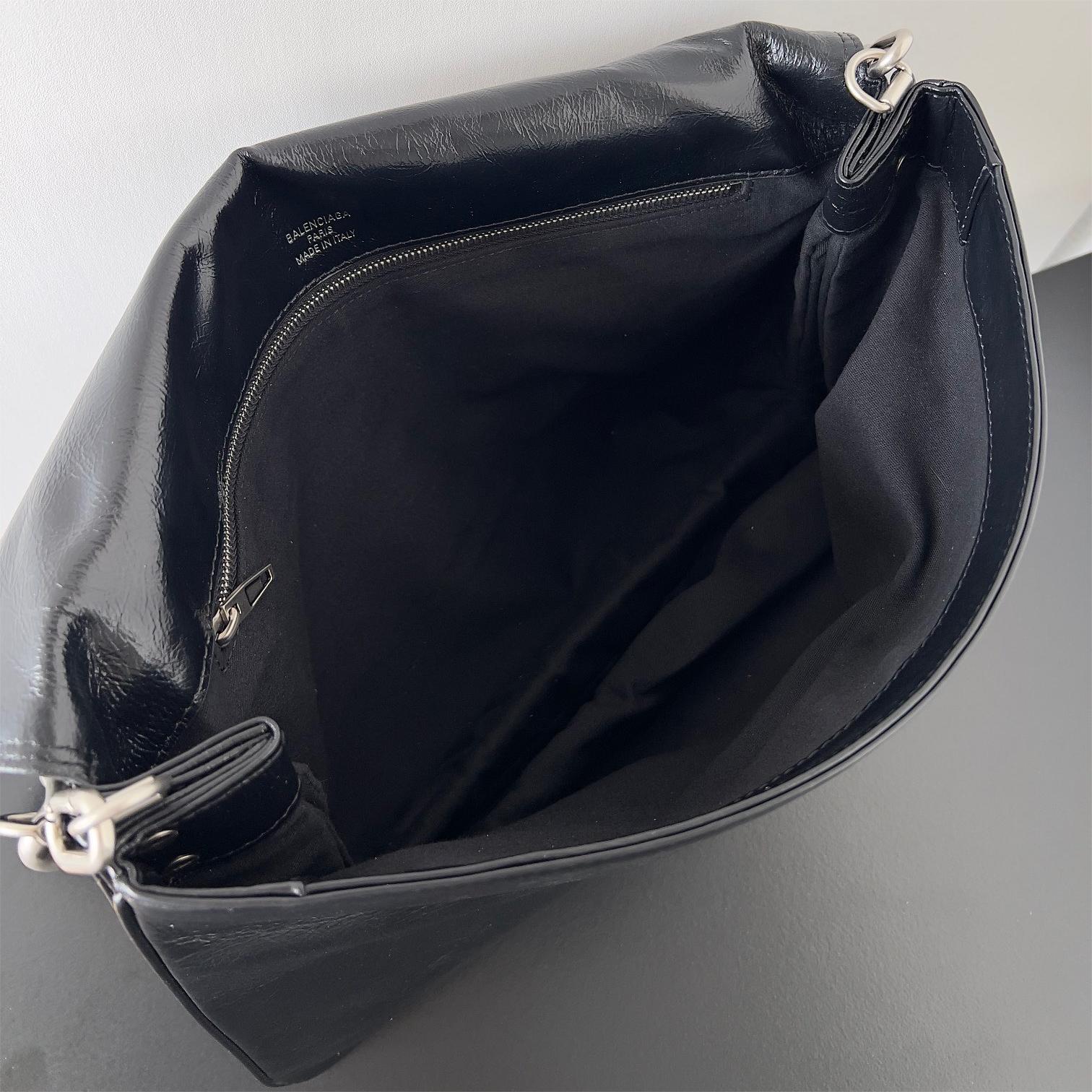 Balenciaga-23fall bb soft peach lambskin