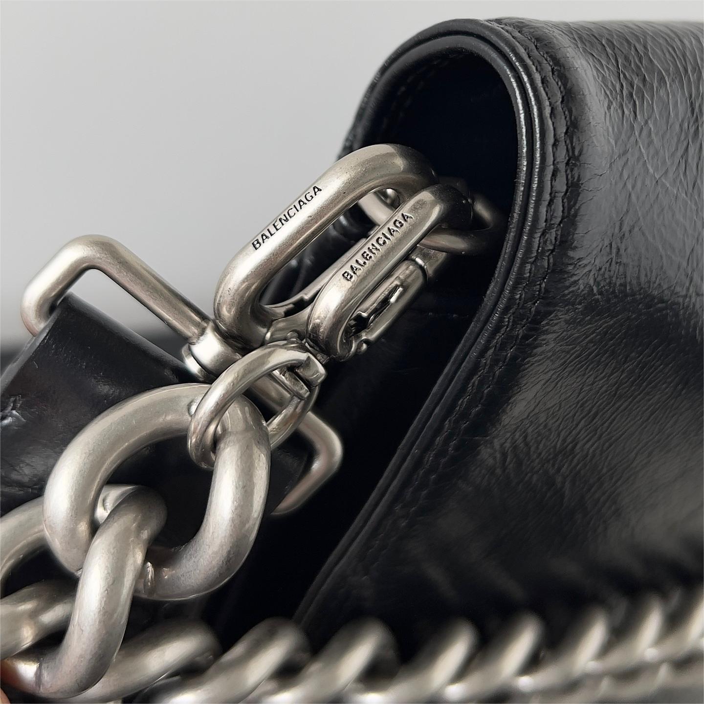 Balenciaga-23fall bb soft peach lambskin