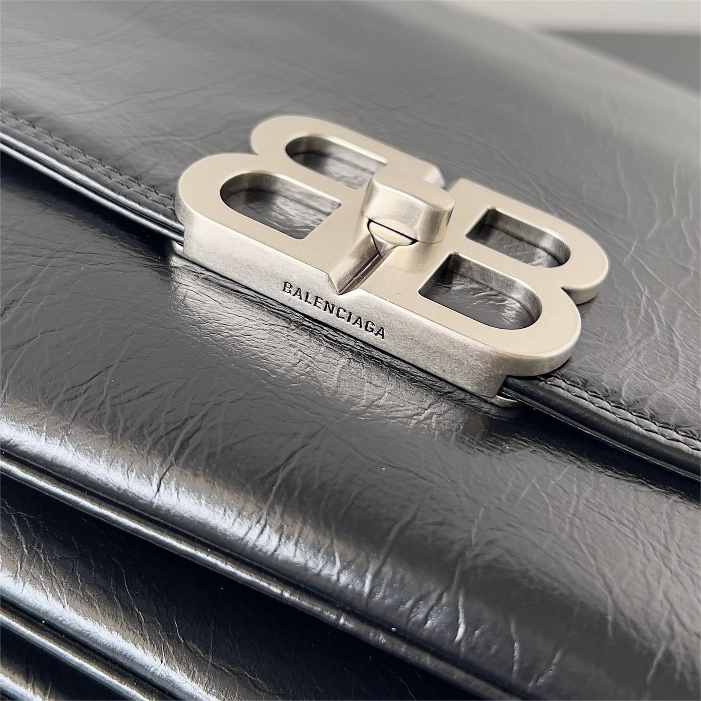 Balenciaga-23fall bb soft peach lambskin