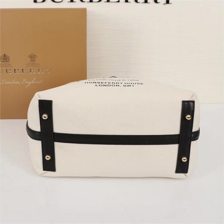 Burberry-Bert bag decoration